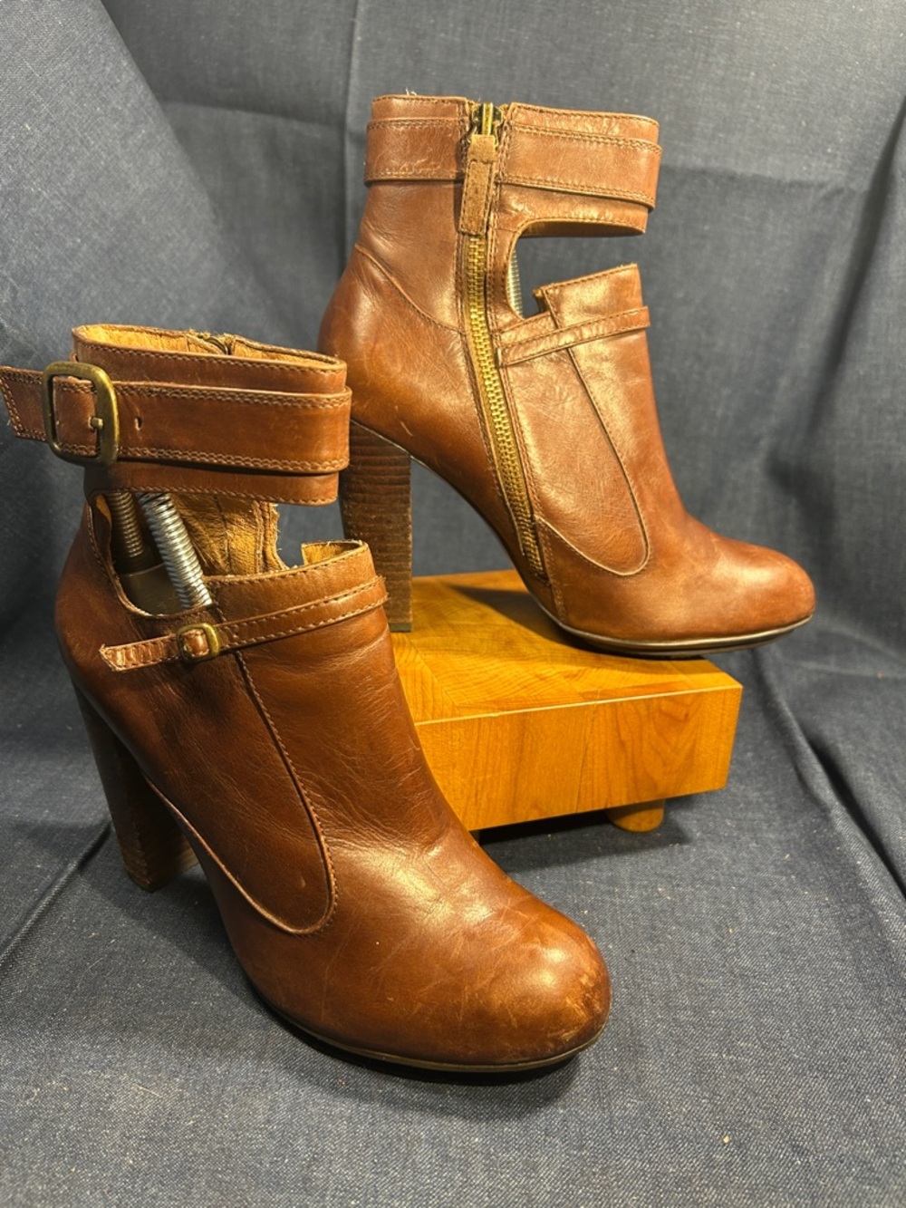 Modern Vintage leather amazing heeled ankle boots